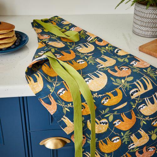 https://mcdougalls.shop/wp-content/uploads/product/7GRY01L_Hanging Around apron 2.jpg